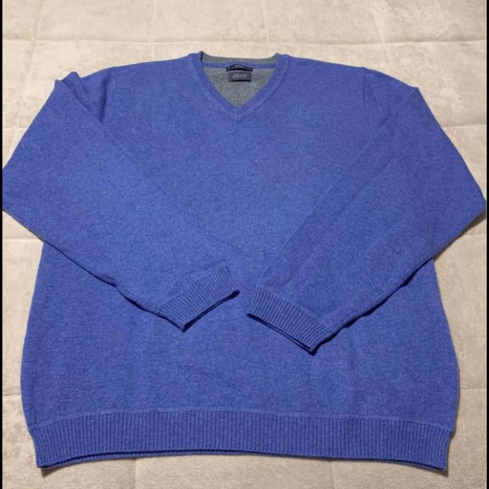 Cashmere v-neck sweater